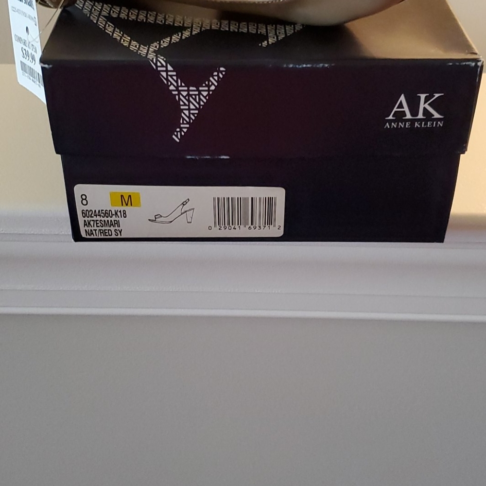 Shoes - Picture 4 of 4